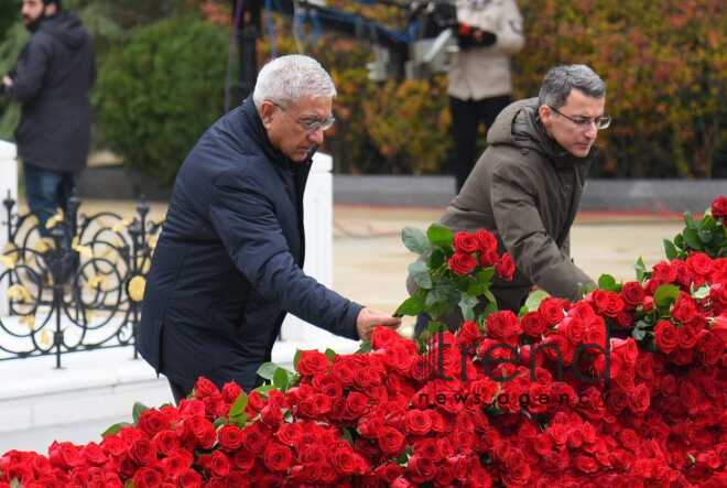 Azərbaycan ictimaiyyəti ulu öndər Heydər Əliyevin xatirəsini yad edir.Azərbaycan Bakı 12 dekabr 2024
